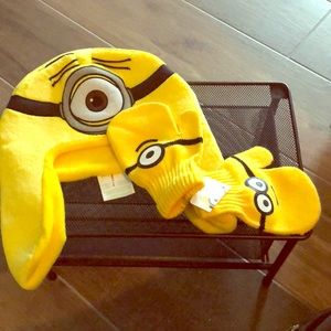 Minion hat and gloves